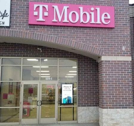 directions to the nearest t-mobile store|metro by t mobile near me open now.